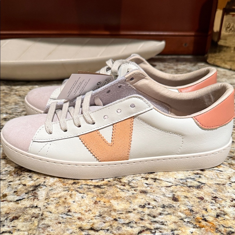 NWT Victoria sneakers Women's Cream and orange Sneakers